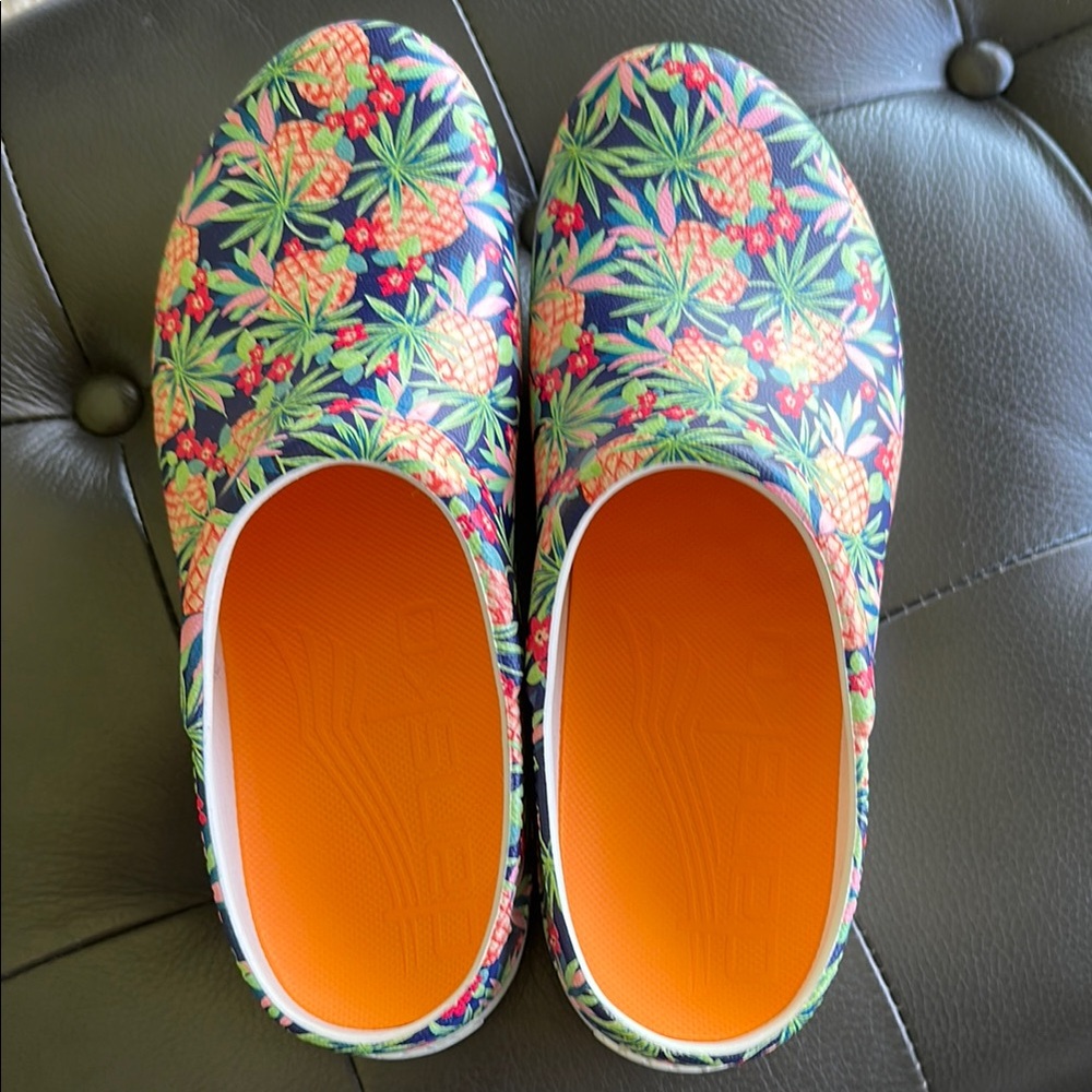 Women’s Dansko Kane Pineapple EVA  Clogs. Brand new.